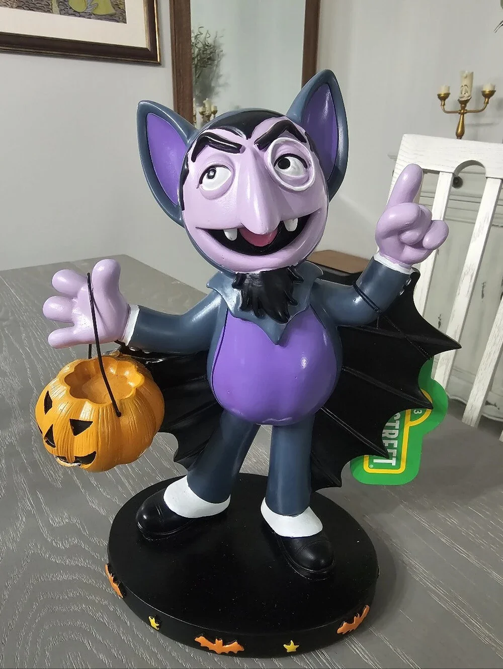 NWT! HTF! Sesame Street Halloween Bat Costume Count Von Count 9” Figurine